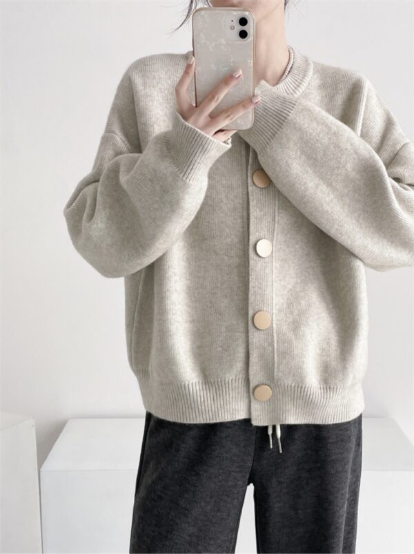 Áo Len Cardigan Cổ Tròn Khuy Tròn Màu Cà Phê
