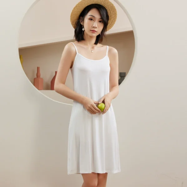 Đầm Lót Hai Dây Moon Silk