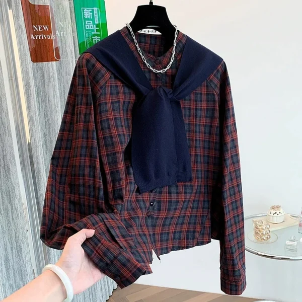 Áo Sơ Mi Caro Đỏ Dài Tay Phối Khăn Choàng